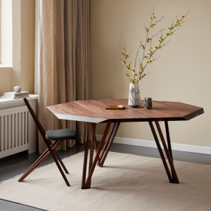 Guide: Sådan vælger du det perfekte spisebord i valnød