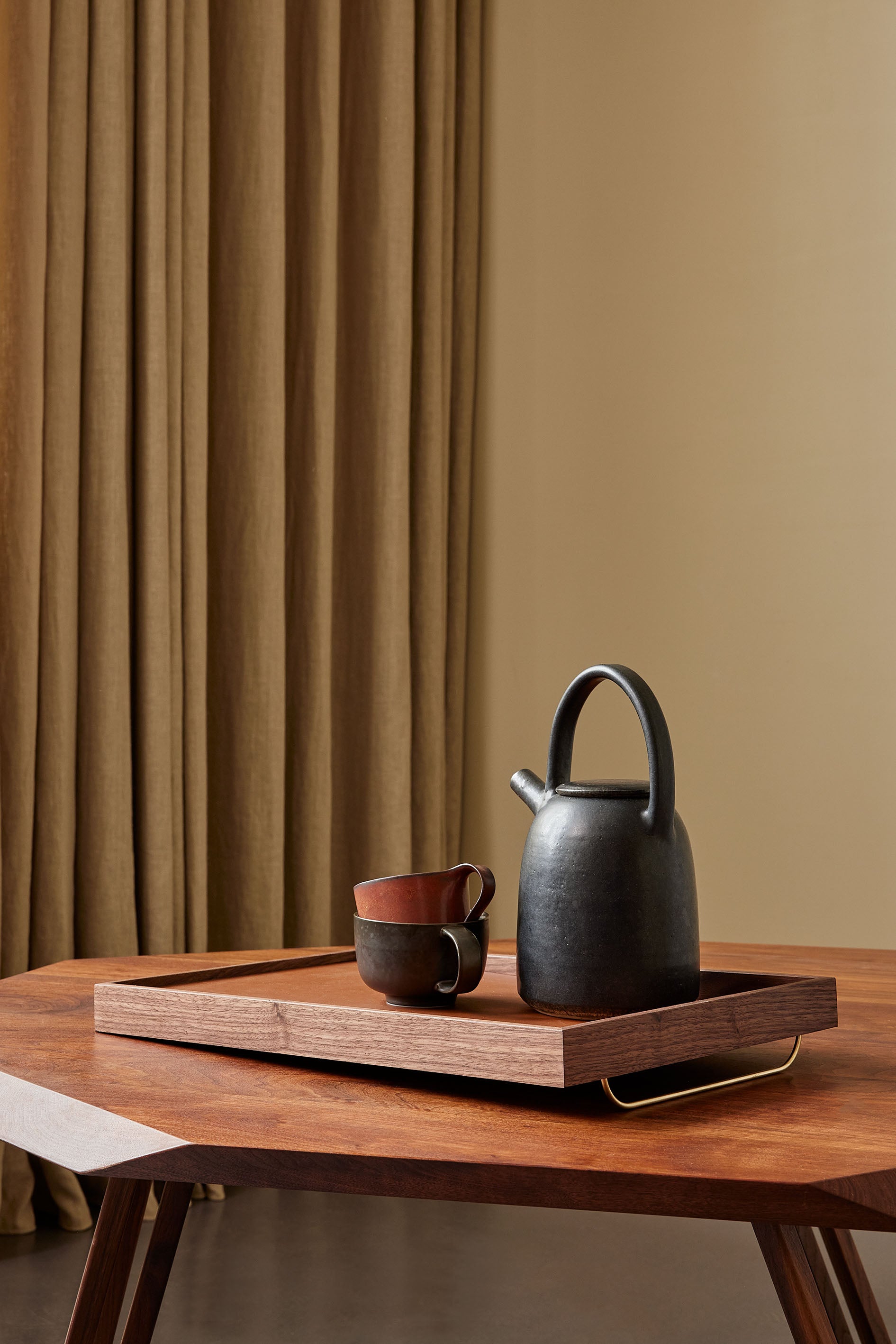 Tray JN23 in walnut, leather, and brass