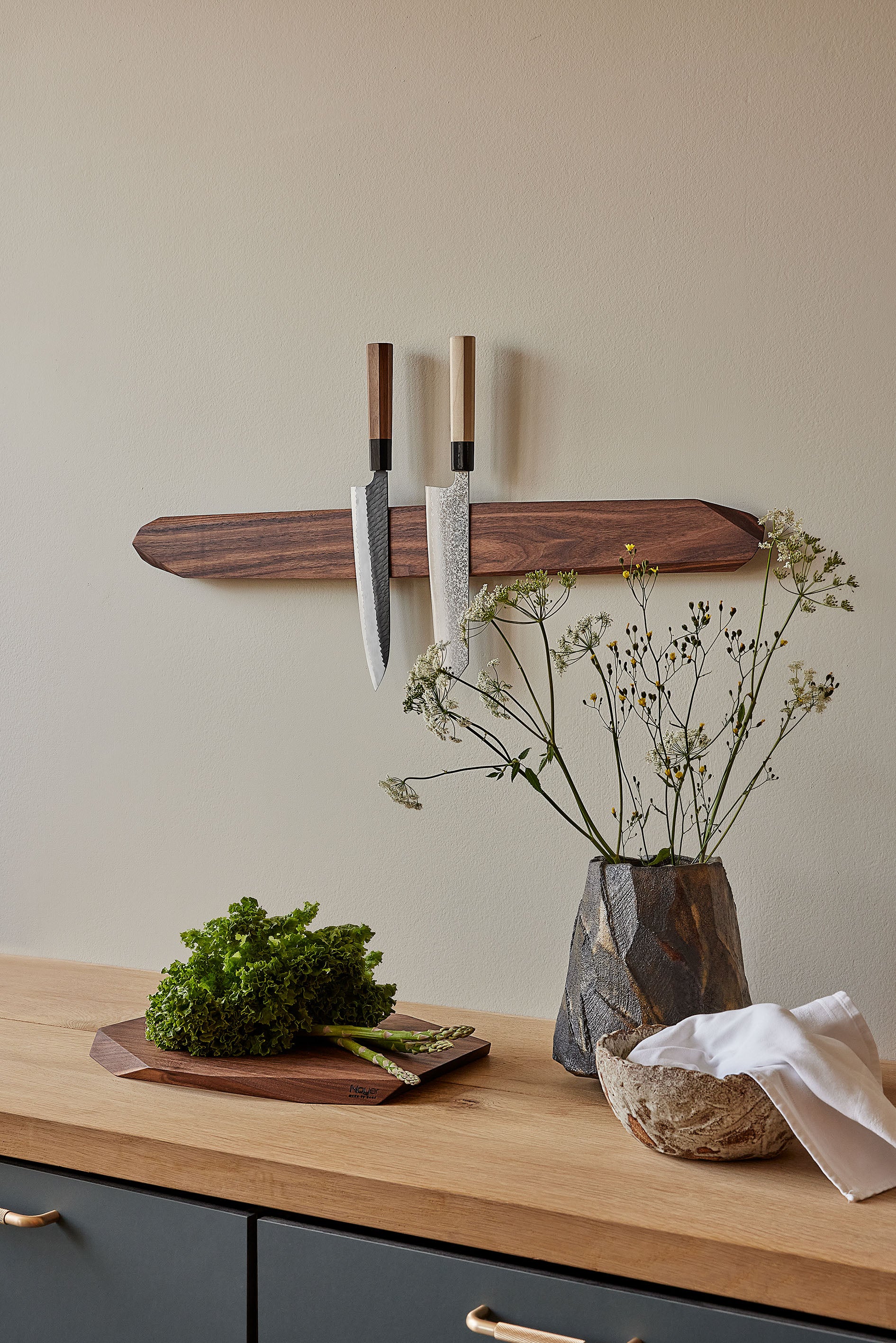 Knivmagnet træ 80 cm Valnød