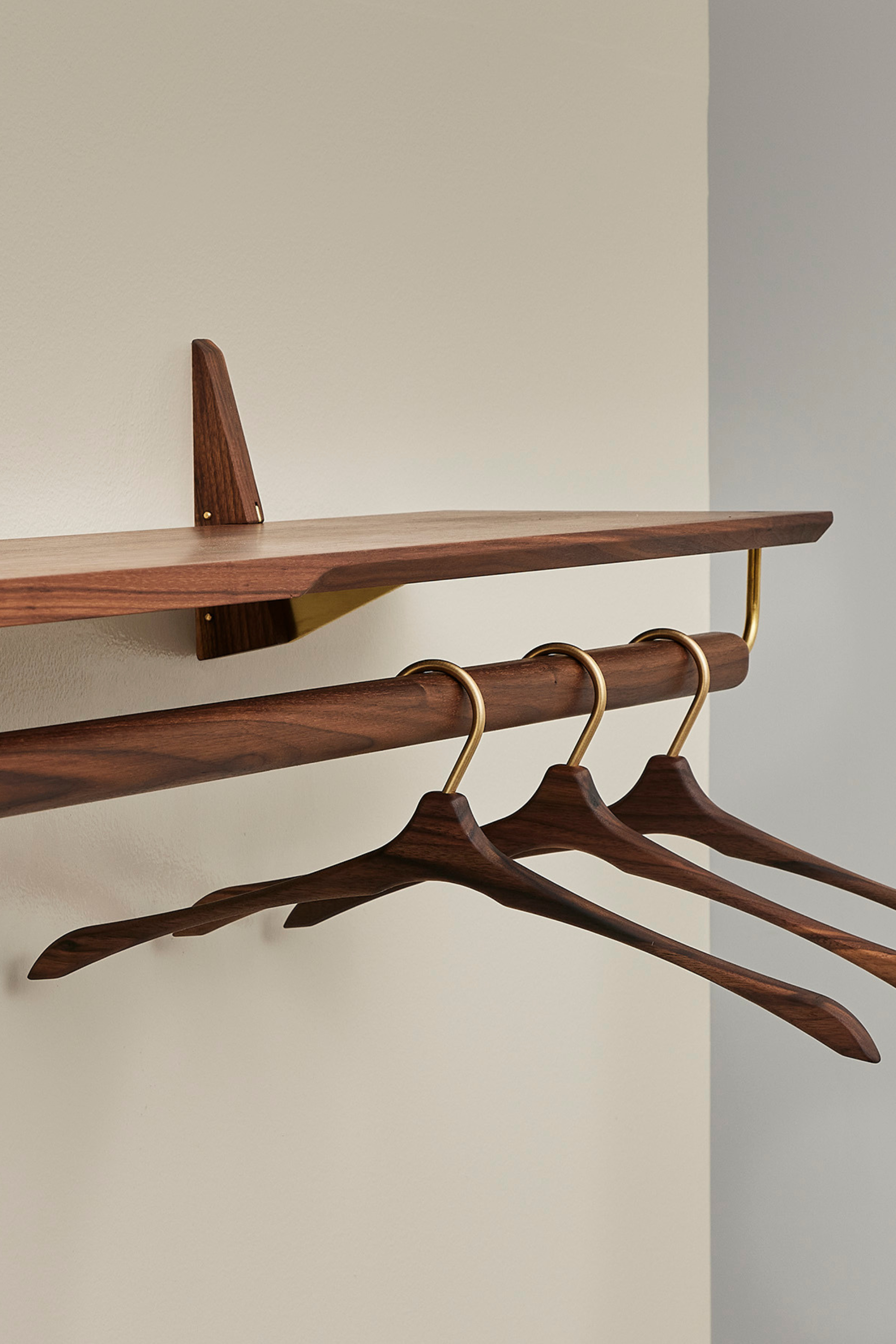 Wooden hanger