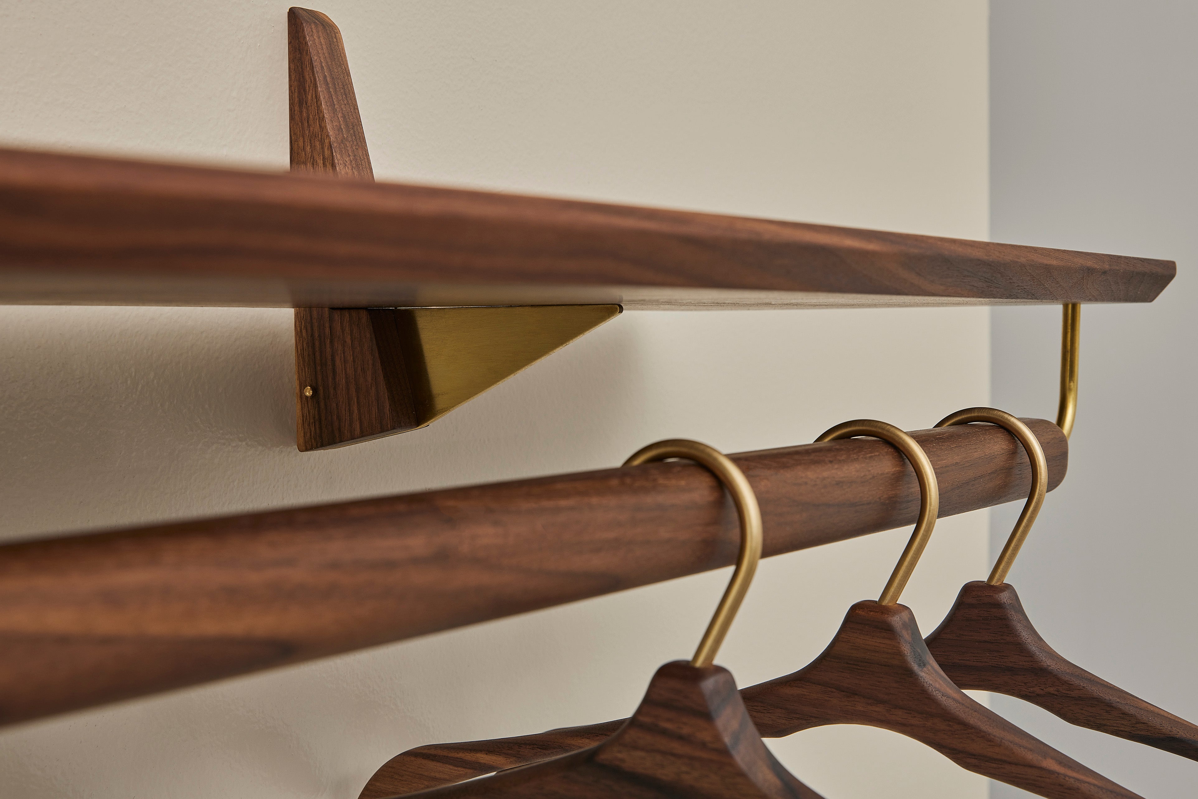 Hallway Shelf with Coat Rack JN14